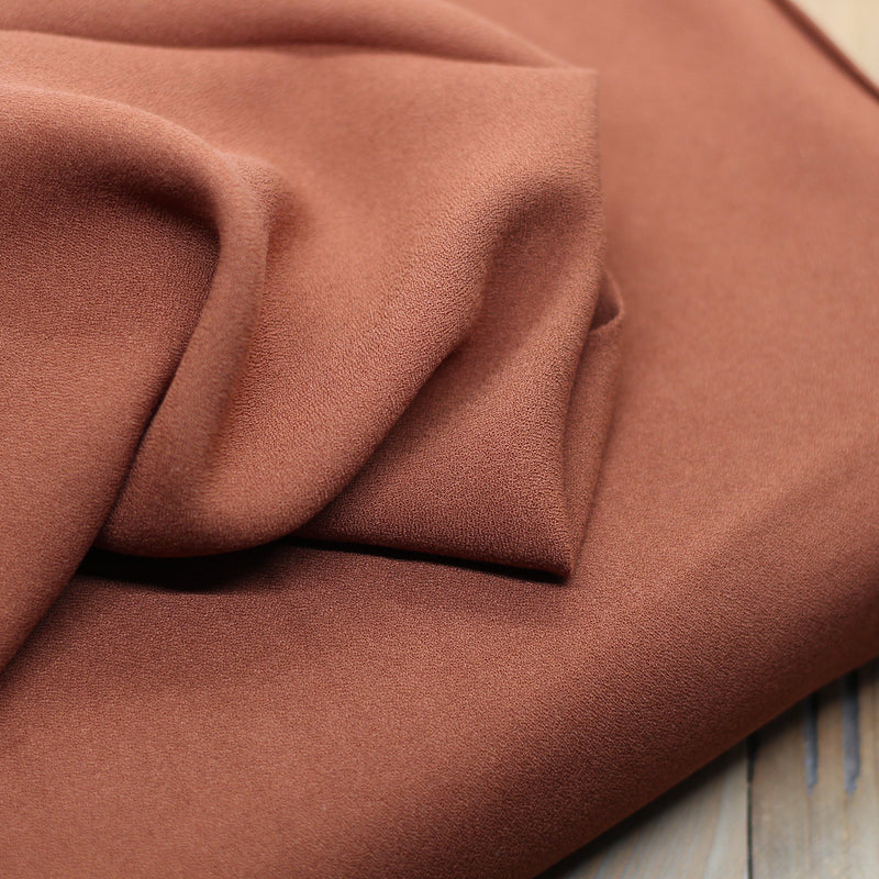 Tissu Crêpe de viscose - Marron Cuivré - VIKKI (Vendu x10cm) Tissus Sélection _FIBRE MOOD | Gaspard et Léonie Tissus Mercerie Toulouse