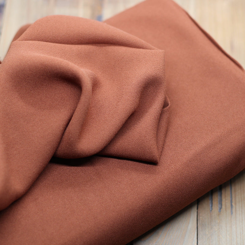 Tissu Crêpe de viscose - Marron Cuivré - VIKKI (Vendu x10cm) Tissus Sélection _FIBRE MOOD | Gaspard et Léonie Tissus Mercerie Toulouse