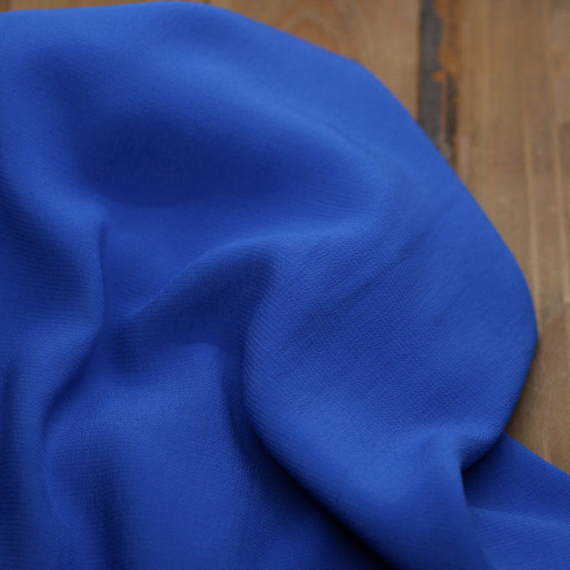 Tissu Crêpe de viscose Mousseline Uni - Bleu Royal (Vendu x10cm) Tissus Sélection Gaspard & Léonie | Gaspard et Léonie Tissus en ligne et Mercerie à Toulouse
