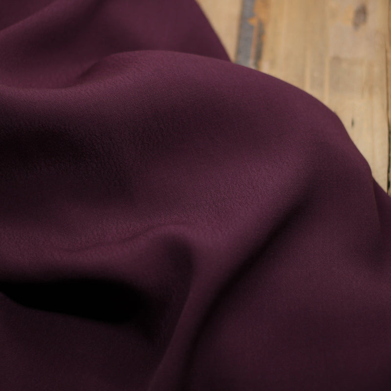 Tissu Crêpe de viscose Mousseline Uni - Bordeaux (Vendu x10cm) Tissus Sélection Gaspard & Léonie | Gaspard et Léonie Tissus en ligne et Mercerie à Toulouse