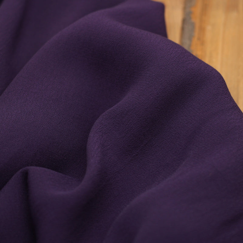 Tissu Crêpe de viscose Mousseline Uni - Violet Prune (Vendu x10cm) Tissus Sélection Gaspard & Léonie | Gaspard et Léonie Tissus en ligne et Mercerie à Toulouse