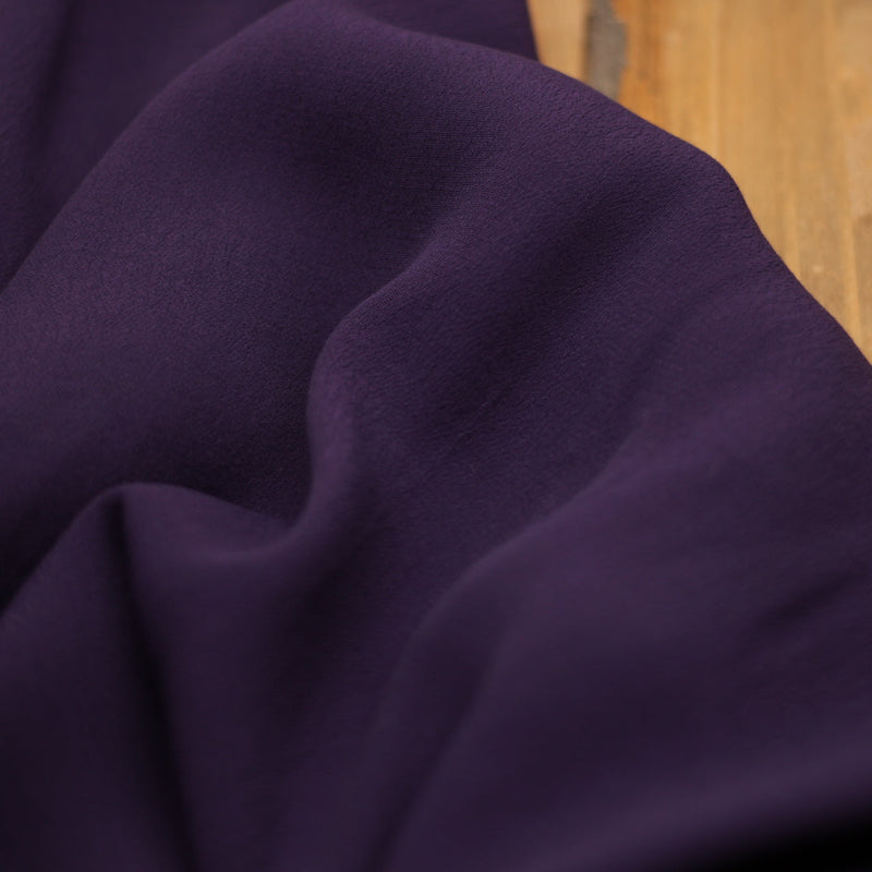 Tissu Crêpe de viscose Mousseline Uni - Violet Prune (Vendu x10cm) Tissus Sélection Gaspard & Léonie | Gaspard et Léonie Tissus en ligne et Mercerie à Toulouse