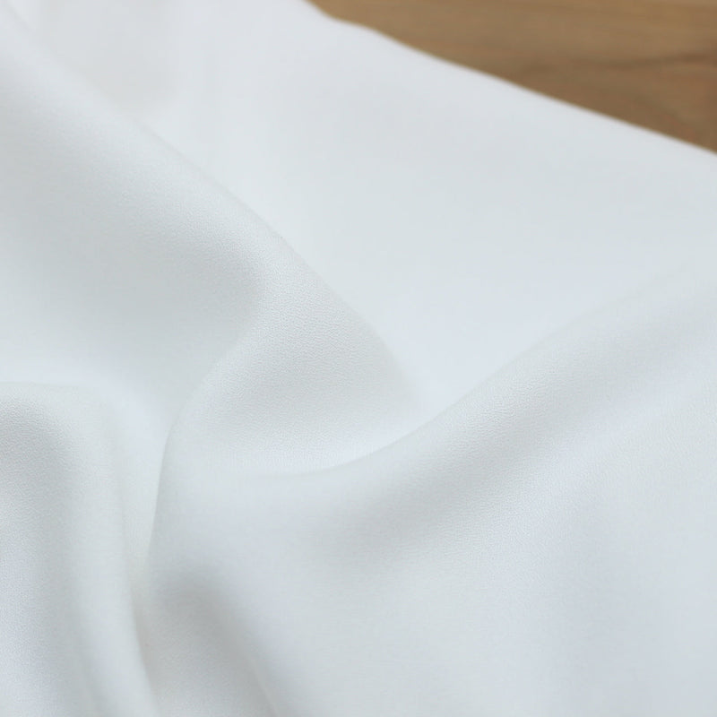 Tissu Crêpe de viscose Uni - Blanc (Vendu x10cm) Tissus Sélection Gaspard & Léonie | Gaspard et Léonie Tissus en ligne et Mercerie à Toulouse