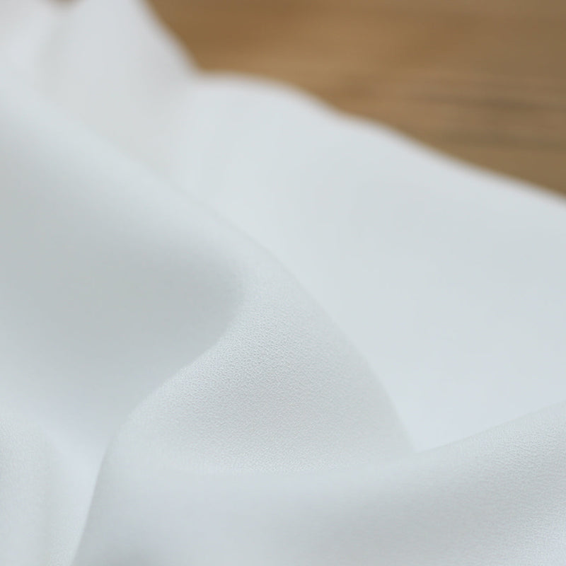 Tissu Crêpe de viscose Uni - Blanc (Vendu x10cm) Tissus Sélection Gaspard & Léonie | Gaspard et Léonie Tissus en ligne et Mercerie à Toulouse