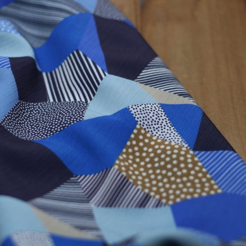 Tissu Crêpe - Galets - Bleu/Marine | Gaspard et Léonie (Vendu x10cm) Tissus Sélection Gaspard & Léonie | Gaspard et Léonie Tissus en ligne et Mercerie à Toulouse