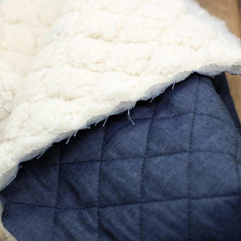Tissu Denim Matelassé doublé Sherpa - Bleu (Vendu x10cm) REASSORT DEBUT OCTOBRE Tissus Sélection Gaspard & Léonie | Gaspard et Léonie Tissus en ligne et Mercerie à Toulouse