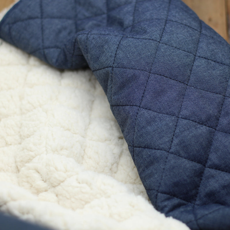 Tissu Denim Matelassé doublé Sherpa - Bleu (Vendu x10cm) REASSORT DEBUT OCTOBRE Tissus Sélection Gaspard & Léonie | Gaspard et Léonie Tissus en ligne et Mercerie à Toulouse