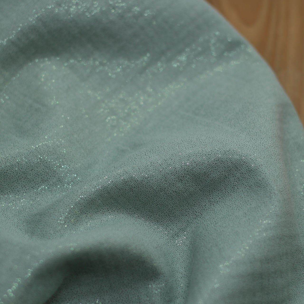 Tissu double gaze de coton - vert pailleté vert (Vendu x10cm) Tissus Sélection Gaspard & Léonie | Gaspard et Léonie Tissus en ligne et Mercerie à Toulouse