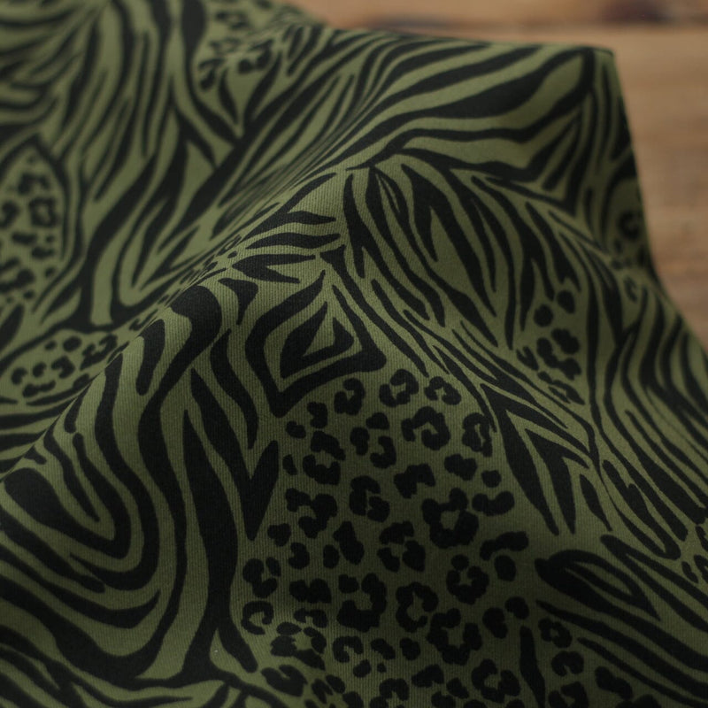 Tissu gabardine de coton Stretch- JUNGLE - Vert Kaki (Vendu x10cm) Tissus Sélection Gaspard & Léonie | Gaspard et Léonie Tissus en ligne et Mercerie à Toulouse