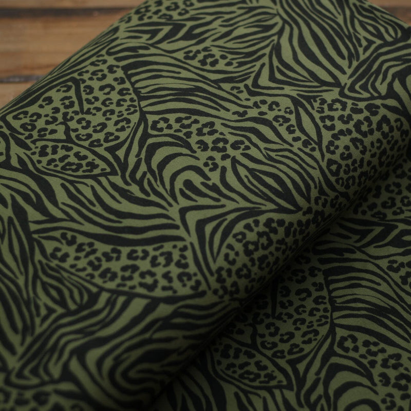 Tissu gabardine de coton Stretch- JUNGLE - Vert Kaki (Vendu x10cm) Tissus Sélection Gaspard & Léonie | Gaspard et Léonie Tissus en ligne et Mercerie à Toulouse