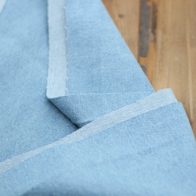 Tissu Jean - Bleu Clair (Vendu x10cm) Tissus Sélection Gaspard & Léonie | Gaspard et Léonie Tissus en ligne et Mercerie à Toulouse
