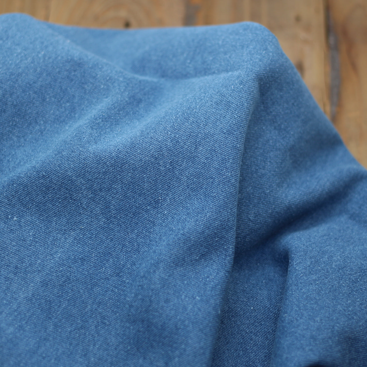 Tissu Jean - Bleu Moyen (Vendu x10cm) Tissus Sélection Gaspard & Léonie | Gaspard et Léonie Tissus en ligne et Mercerie à Toulouse