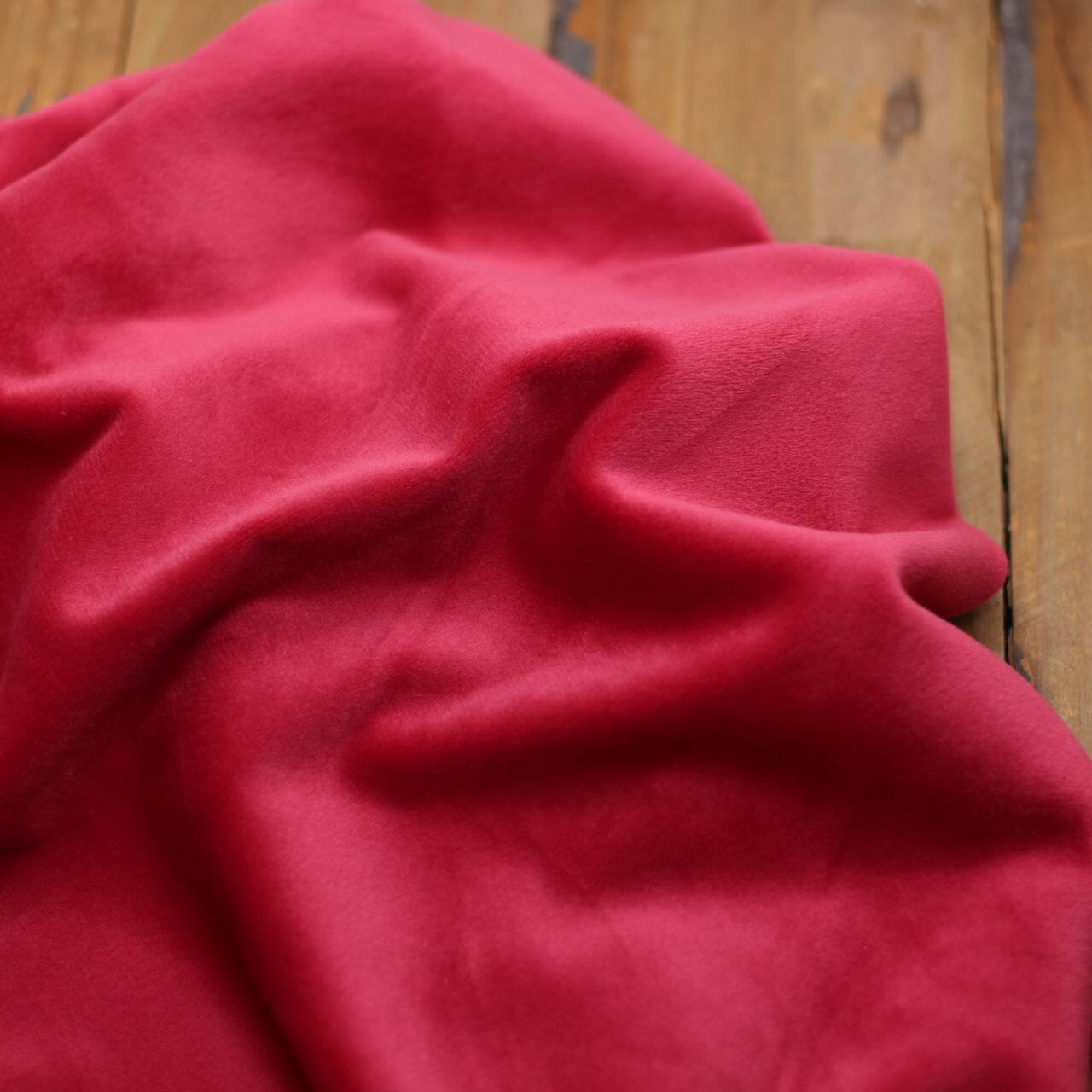 Tissu Jersey velours Ras - Fuschia (Vendu x10cm) Tissus katia Fabrics | Gaspard et Léonie Tissus en ligne et Mercerie à Toulouse
