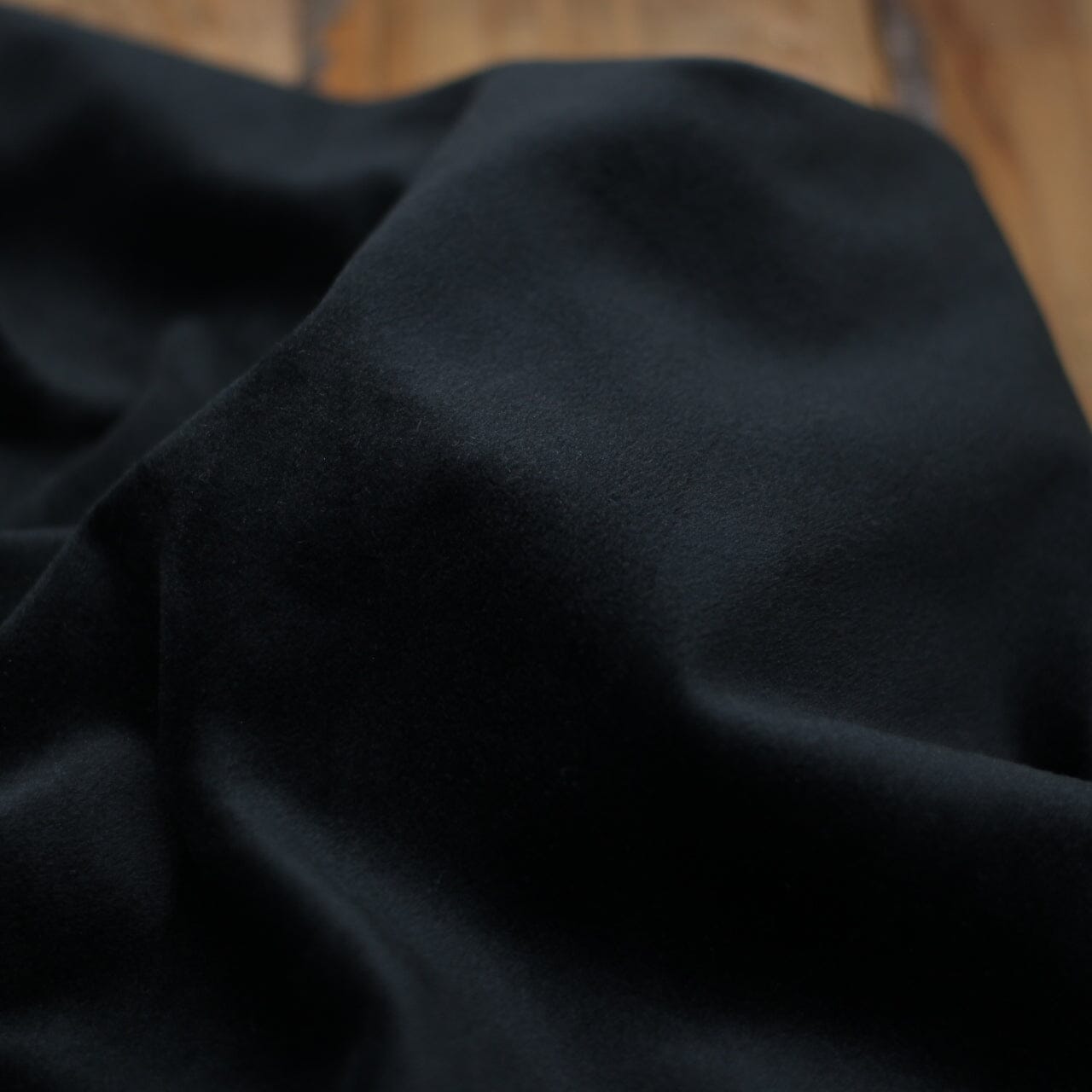 Tissu Jersey velours Ras - Noir (Vendu x10cm) Tissus katia Fabrics | Gaspard et Léonie Tissus en ligne et Mercerie à Toulouse