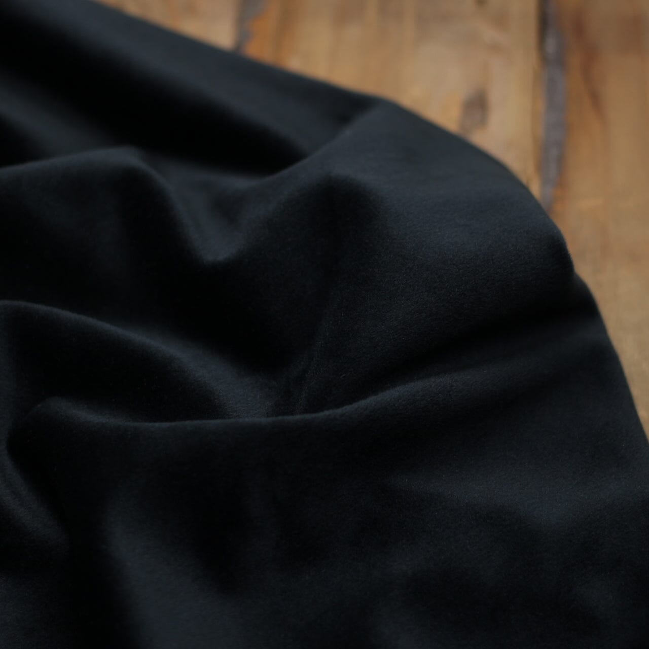 Tissu Jersey velours Ras - Noir (Vendu x10cm) Tissus katia Fabrics | Gaspard et Léonie Tissus en ligne et Mercerie à Toulouse