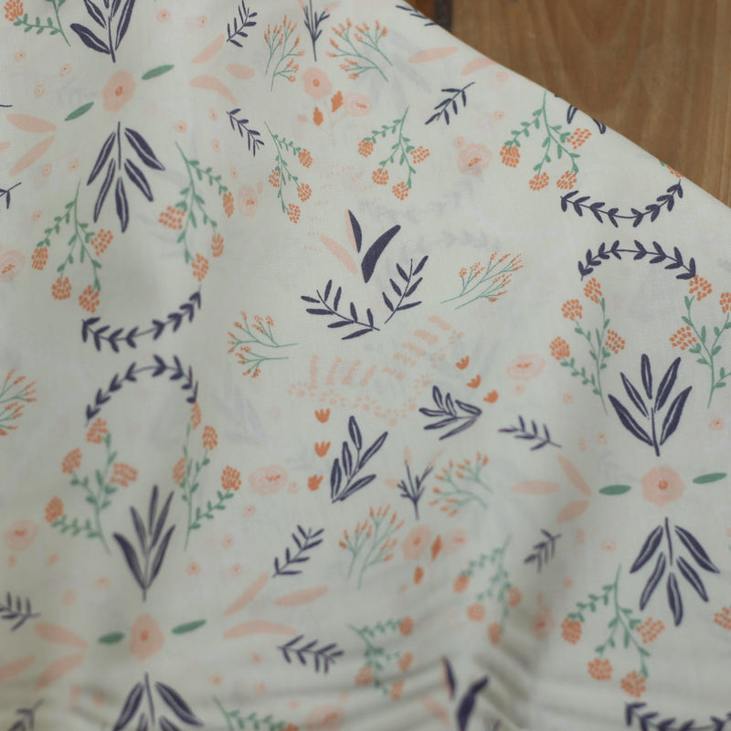 Tissu Popeline de Coton - Birth Flowers - Ecru (Vendu x10cm) Tissus katia Fabrics | Gaspard et Léonie Tissus en ligne et Mercerie à Toulouse