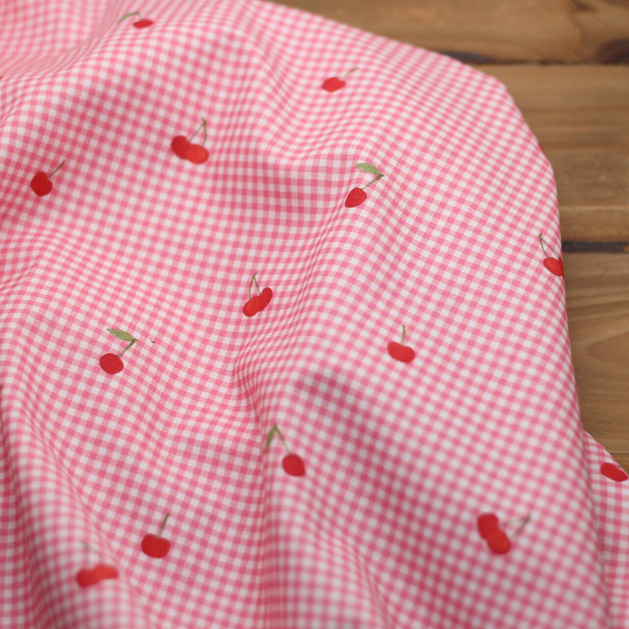 Tissu Popeline de coton - VICHY ROSE CERISES - POPPY DESIGNED (Vendu x10cm) Tissus POPPY Design For You | Gaspard et Léonie Tissus en ligne et Mercerie à Toulouse