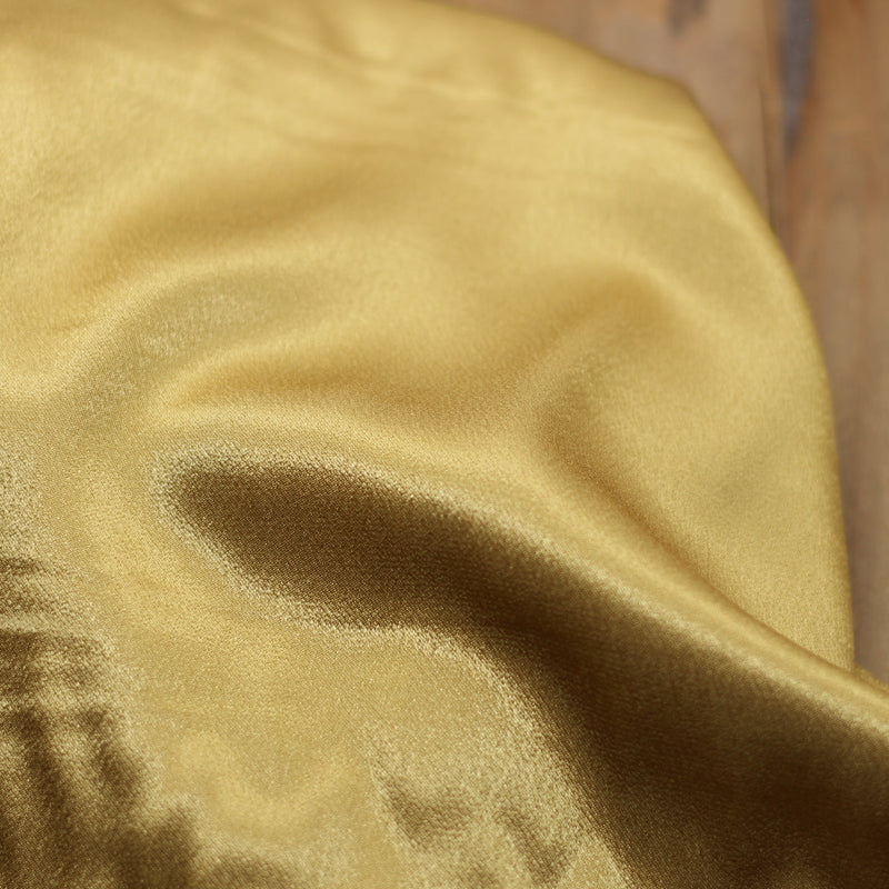 Tissu Satin de Viscose Unie - Or (Vendu x10cm) Tissus Sélection Gaspard & Léonie | Gaspard et Léonie Tissus en ligne et Mercerie à Toulouse