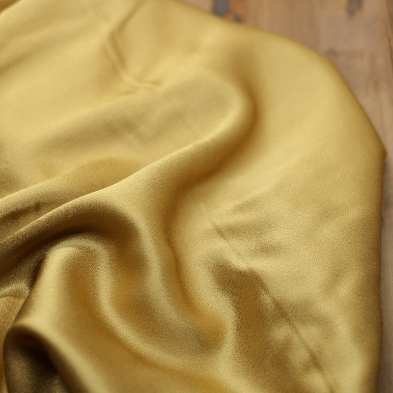 Tissu Satin de Viscose Unie - Or (Vendu x10cm) Tissus Sélection Gaspard & Léonie | Gaspard et Léonie Tissus en ligne et Mercerie à Toulouse