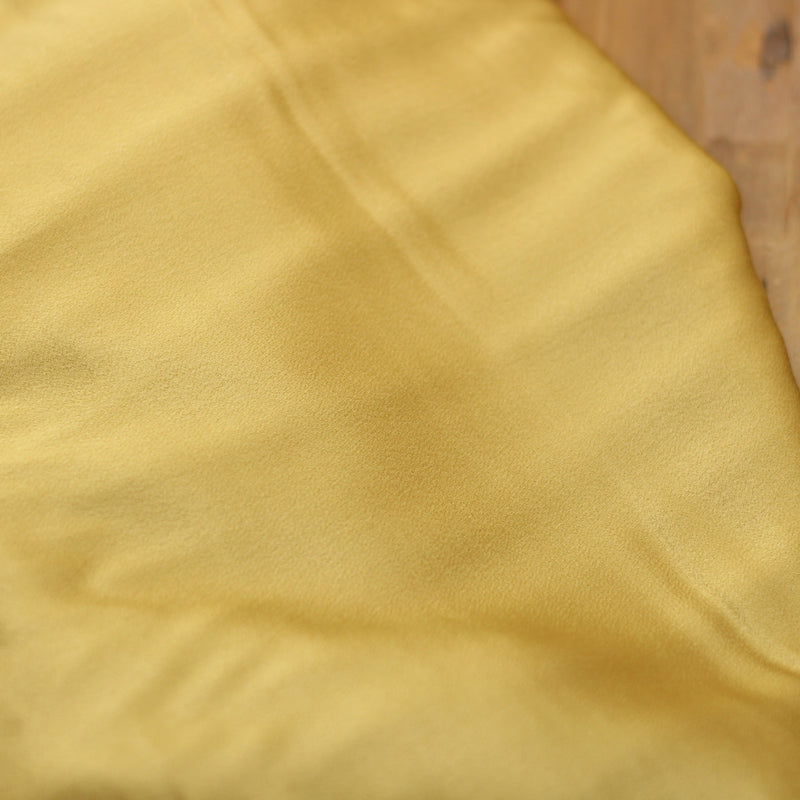 Tissu Satin de Viscose Unie - Or (Vendu x10cm) Tissus Sélection Gaspard & Léonie | Gaspard et Léonie Tissus en ligne et Mercerie à Toulouse