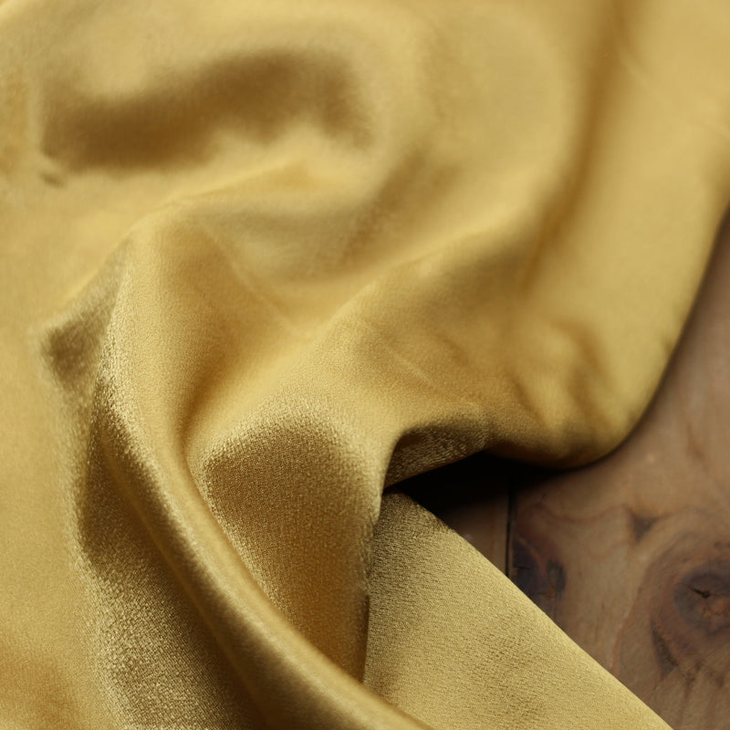 Tissu Satin de Viscose Unie - Or (Vendu x10cm) Tissus Sélection Gaspard & Léonie | Gaspard et Léonie Tissus en ligne et Mercerie à Toulouse