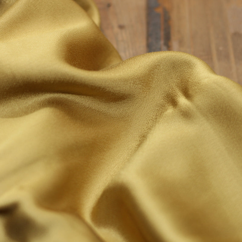 Tissu Satin de Viscose Unie - Or (Vendu x10cm) Tissus Sélection Gaspard & Léonie | Gaspard et Léonie Tissus en ligne et Mercerie à Toulouse