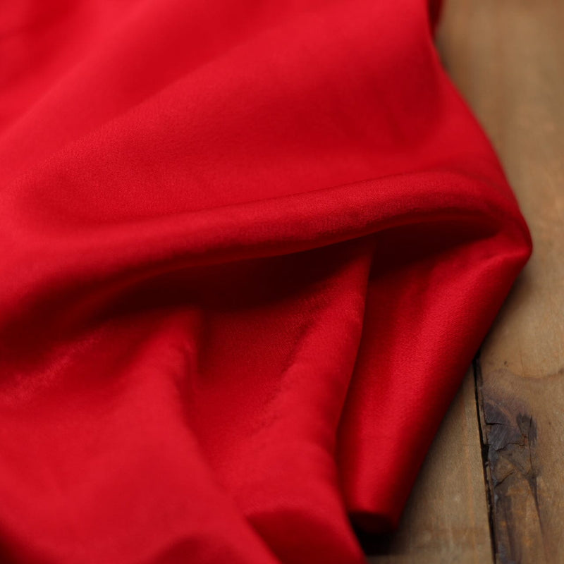 Tissu Satin de Viscose Unie - Rouge (Vendu x10cm) Tissus Sélection Gaspard & Léonie | Gaspard et Léonie Tissus en ligne et Mercerie à Toulouse