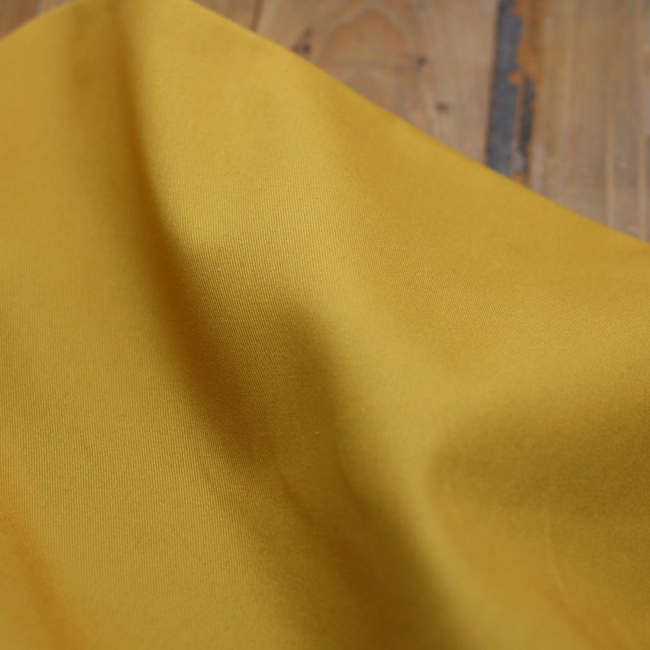 Tissu Sergé de coton - CLEO - Jaune curry - Fibre Mood (Vendu x10cm) Tissus Sélection _FIBRE MOOD | Gaspard et Léonie Tissus en ligne et Mercerie à Toulouse
