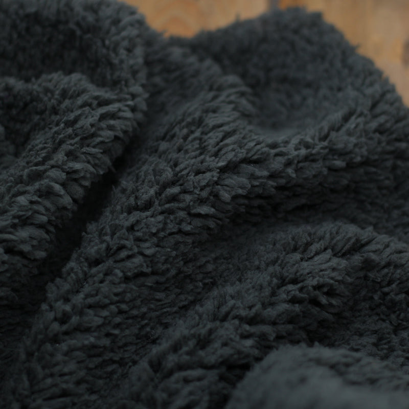 Tissu Sherpa - Gris foncé (Vendu x10cm) Tissus Sélection Gaspard & Léonie | Gaspard et Léonie Tissus en ligne et Mercerie à Toulouse