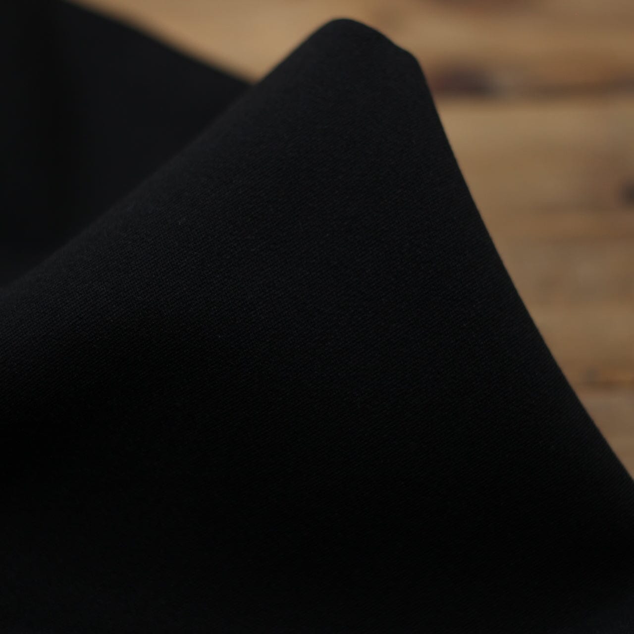 Tissu Twill Uni Stretch- Noir (Vendu x10cm) Tissus Sélection Gaspard & Léonie | Gaspard et Léonie Tissus en ligne et Mercerie à Toulouse