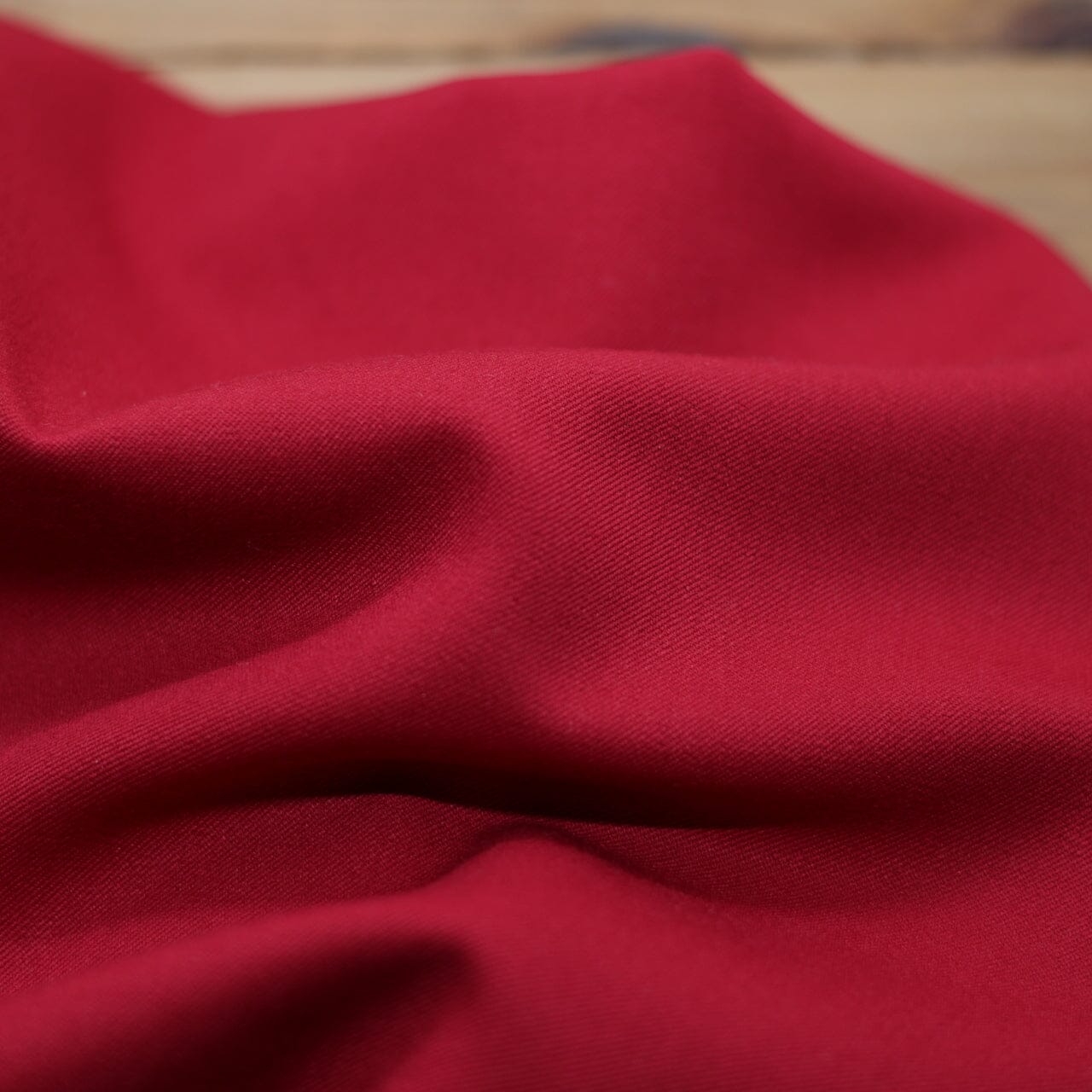 Tissu Twill Uni Stretch- Rouge bordeaux (Vendu x10cm) Tissus Sélection Gaspard & Léonie | Gaspard et Léonie Tissus en ligne et Mercerie à Toulouse