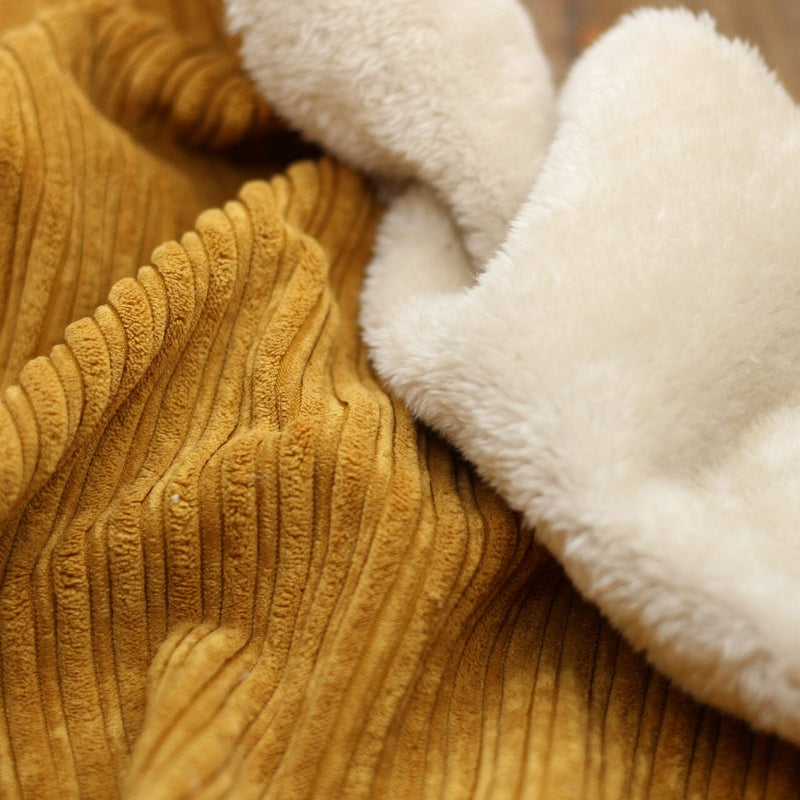 Tissu Velours Grosses côtes doublé fourrure - Jaune curry (vendu x10cm) Tissus Sélection Gaspard & Léonie | Gaspard et Léonie Tissus en ligne et Mercerie à Toulouse