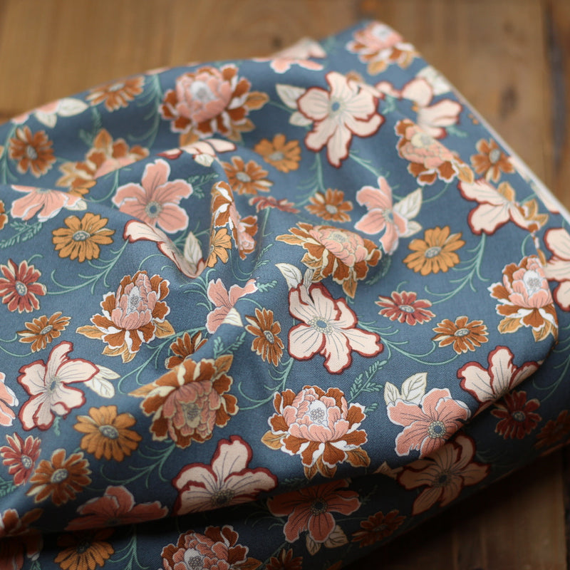 Tissu Viscose Fleurie Stretch - ABBY - Gris bleuté (Vendu x10cm) Tissus Sélection Gaspard & Léonie | Gaspard et Léonie Tissus en ligne et Mercerie à Toulouse