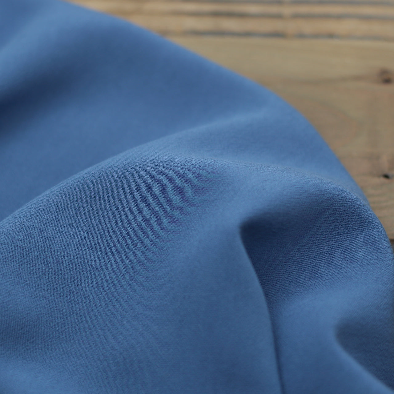 Tissu Viscose Unie - Bleu tendre (Vendu x10cm) Tissus Sélection Gaspard & Léonie | Gaspard et Léonie Tissus en ligne et Mercerie à Toulouse