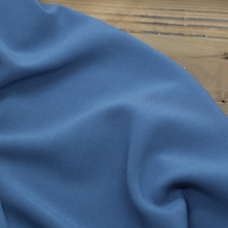 Tissu Viscose Unie - Bleu tendre (Vendu x10cm) Tissus Sélection Gaspard & Léonie | Gaspard et Léonie Tissus en ligne et Mercerie à Toulouse