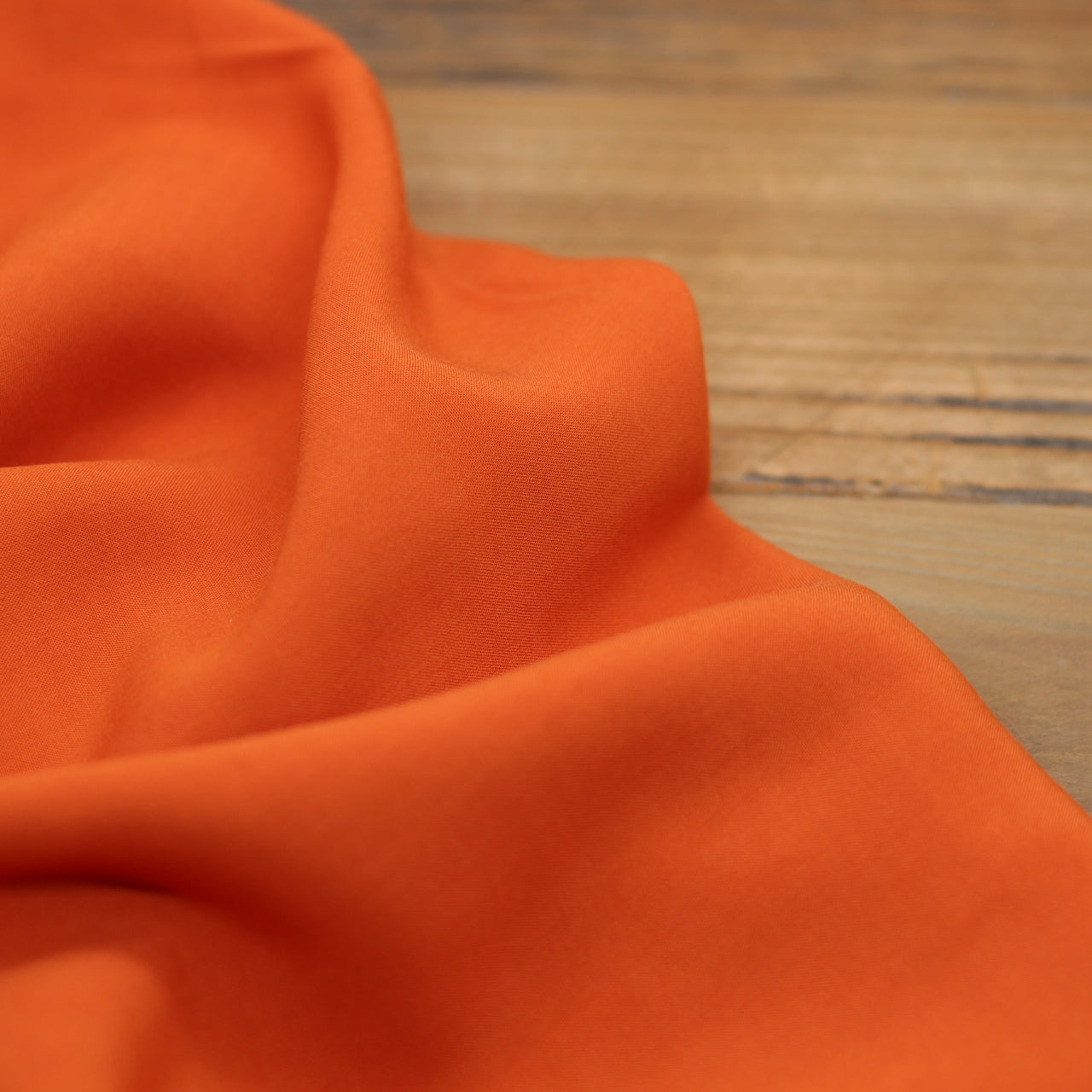 Tissu Viscose Unie - Orange (Vendu x10cm) Tissus Sélection Gaspard & Léonie | Gaspard et Léonie Tissus en ligne et Mercerie à Toulouse