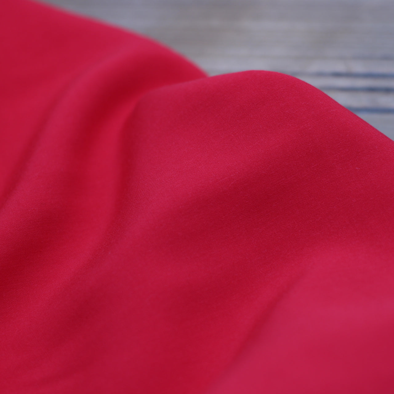 Tissu Viscose Unie - Rouge (Vendu x10cm) Tissus Sélection Gaspard & Léonie | Gaspard et Léonie Tissus en ligne et Mercerie à Toulouse
