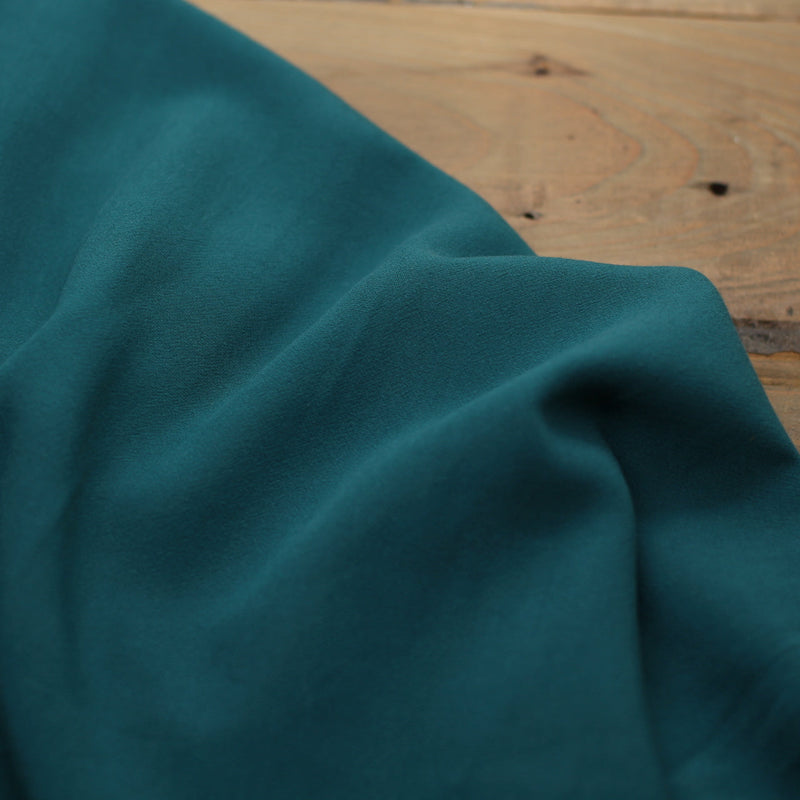 Tissu Viscose Unie - Vert forêt (Vendu x10cm) Tissus Sélection Gaspard & Léonie | Gaspard et Léonie Tissus en ligne et Mercerie à Toulouse