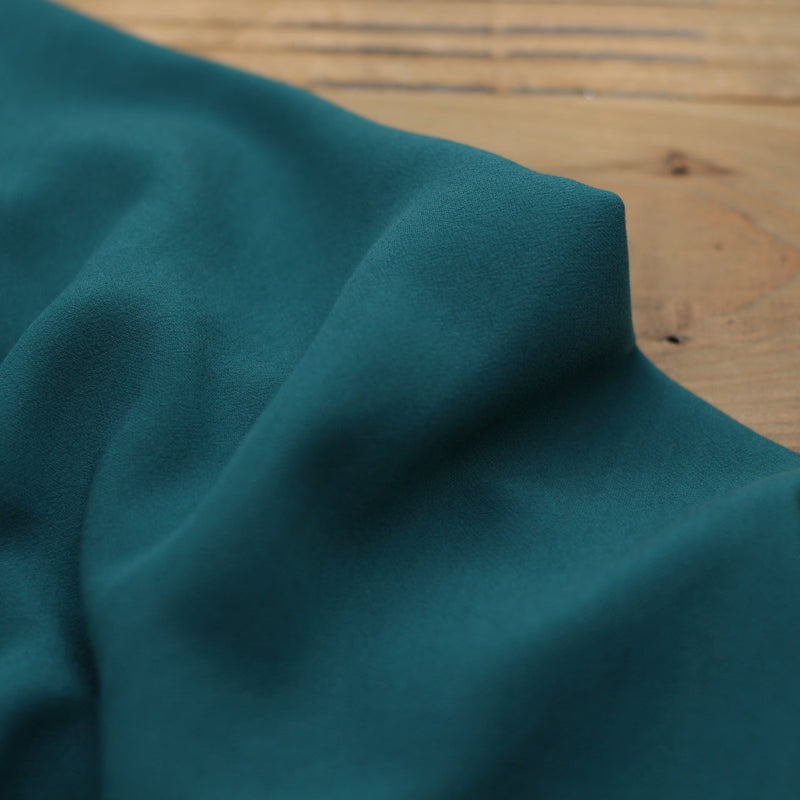 Tissu Viscose Unie - Vert forêt (Vendu x10cm) Tissus Sélection Gaspard & Léonie | Gaspard et Léonie Tissus en ligne et Mercerie à Toulouse
