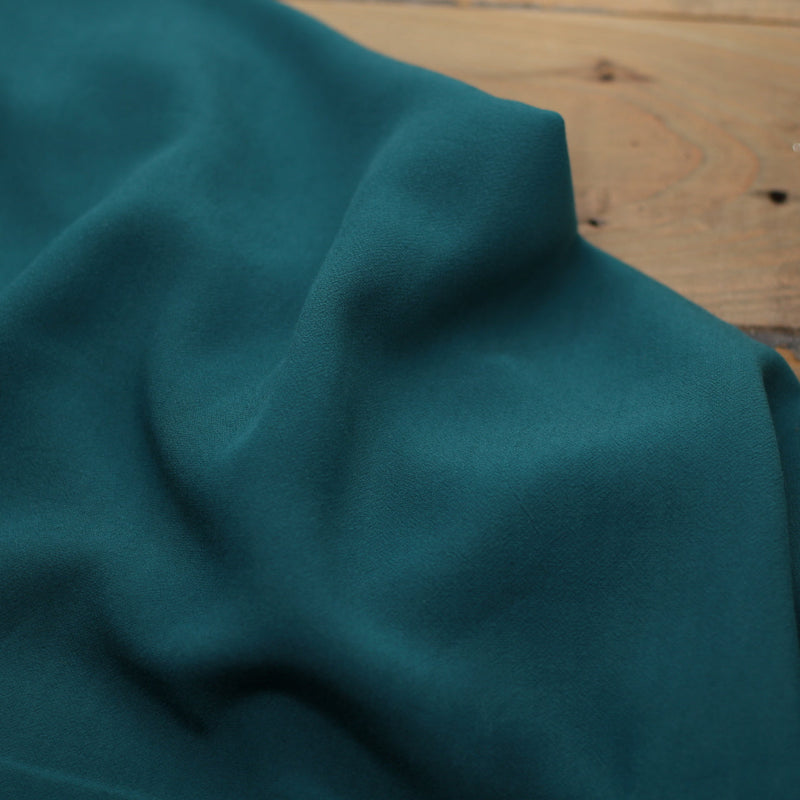 Tissu Viscose Unie - Vert forêt (Vendu x10cm) Tissus Sélection Gaspard & Léonie | Gaspard et Léonie Tissus en ligne et Mercerie à Toulouse
