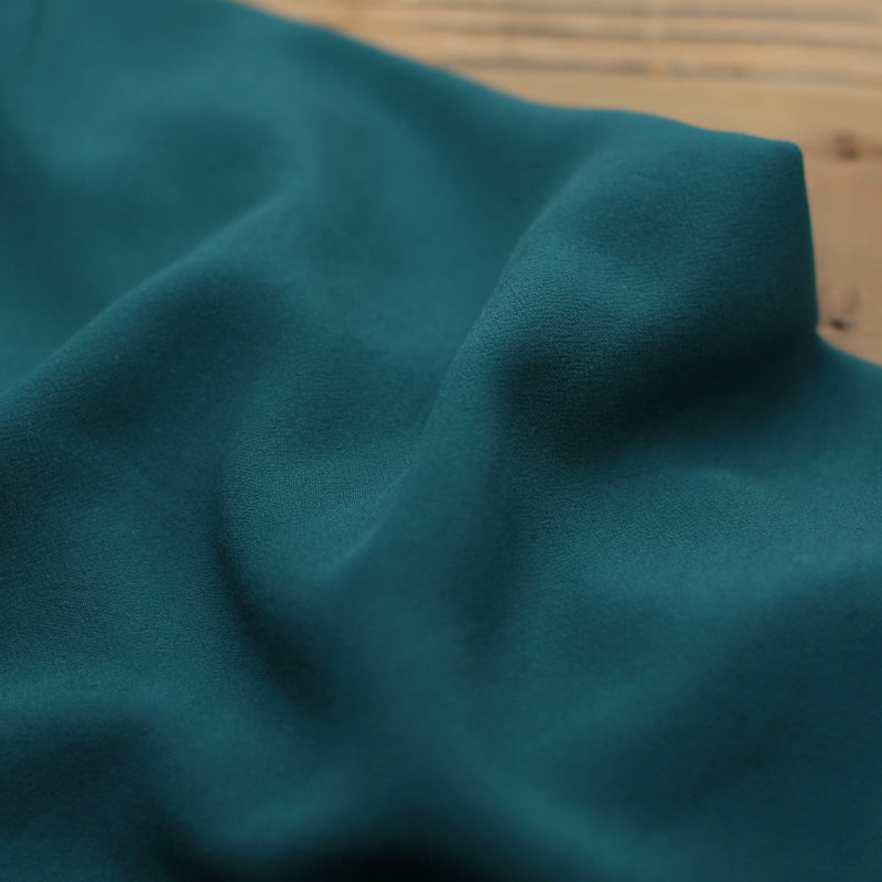 Tissu Viscose Unie - Vert forêt (Vendu x10cm) Tissus Sélection Gaspard & Léonie | Gaspard et Léonie Tissus en ligne et Mercerie à Toulouse