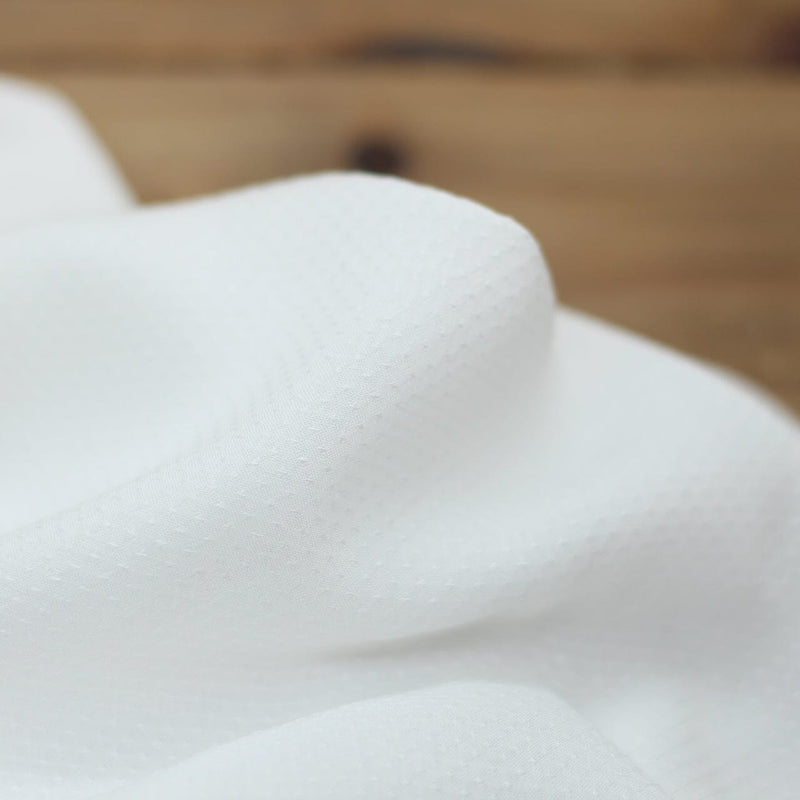 Tissu Voile de viscose Unie Dobby - SERENA Blanc (Vendu x10cm) Tissus Sélection Gaspard & Léonie | Gaspard et Léonie Tissus en ligne et Mercerie à Toulouse