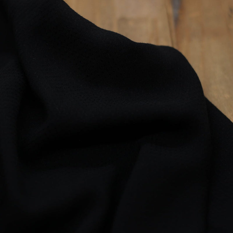 Tissu Voile de viscose Unie Dobby - SERENA Noir (Vendu x10cm) Tissus Sélection Gaspard & Léonie | Gaspard et Léonie Tissus en ligne et Mercerie à Toulouse