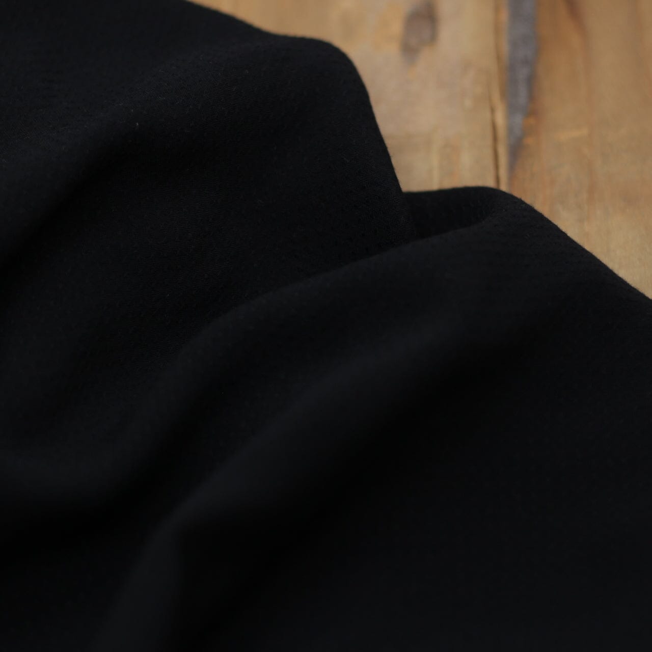 Tissu Voile de viscose Unie Dobby - SERENA Noir (Vendu x10cm) Tissus Sélection Gaspard & Léonie | Gaspard et Léonie Tissus en ligne et Mercerie à Toulouse